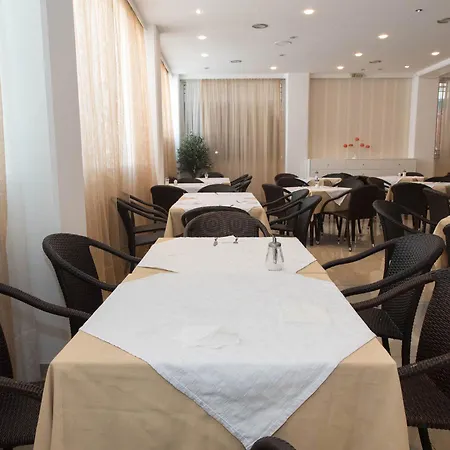 מלון Thalia Pefki (Rhodes)